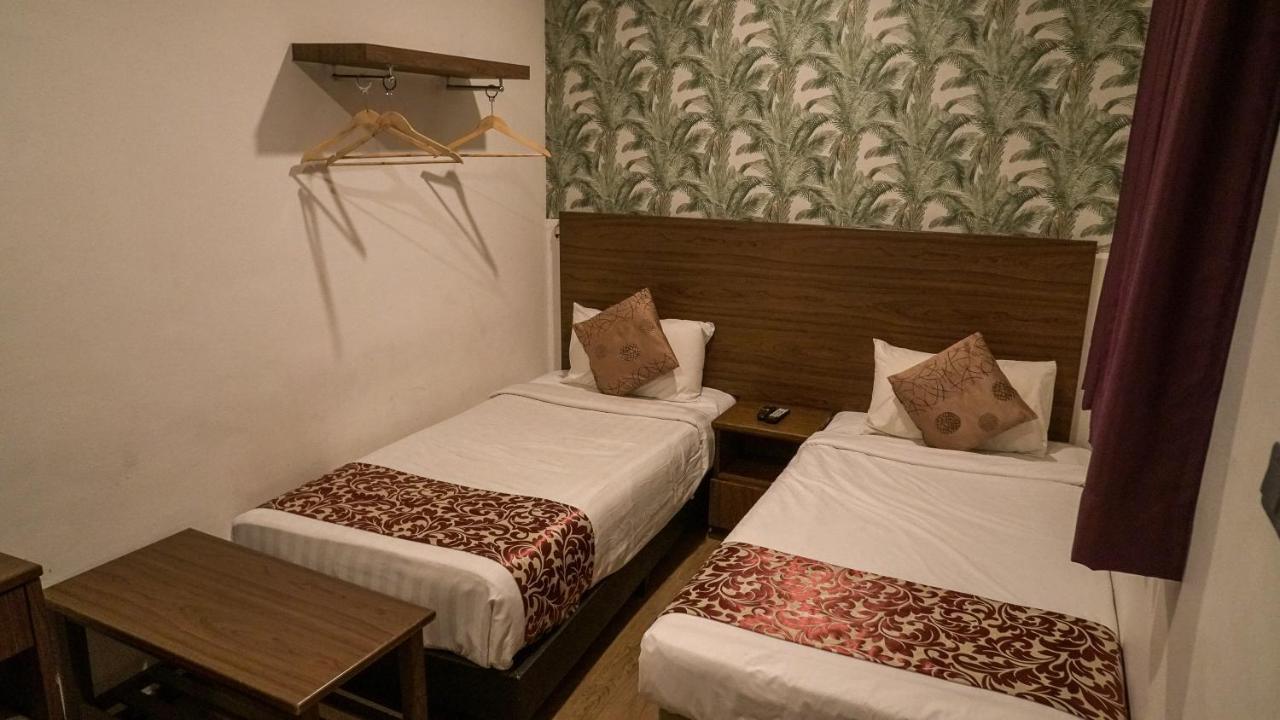 קמרון היילנדס Highlanders Hotel מראה חיצוני תמונה