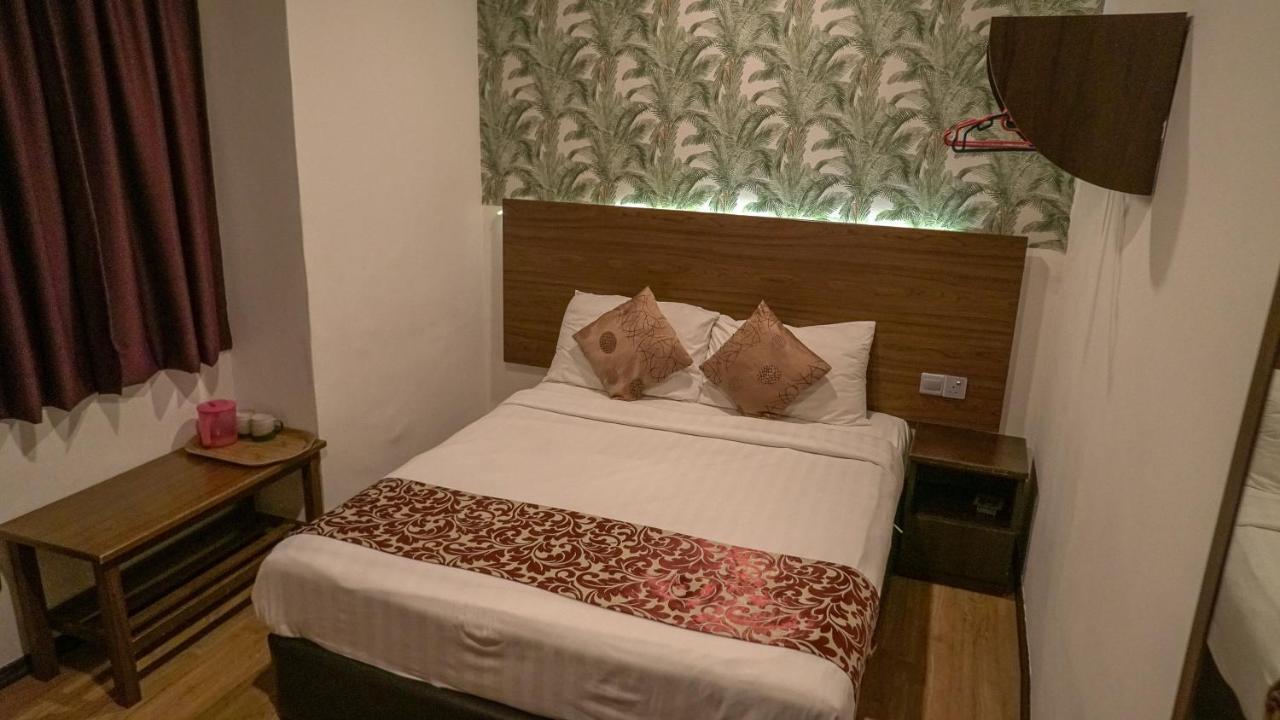 קמרון היילנדס Highlanders Hotel מראה חיצוני תמונה
