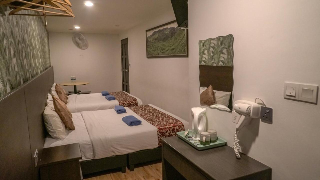 קמרון היילנדס Highlanders Hotel מראה חיצוני תמונה