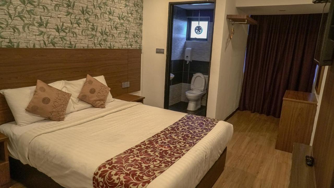 קמרון היילנדס Highlanders Hotel מראה חיצוני תמונה