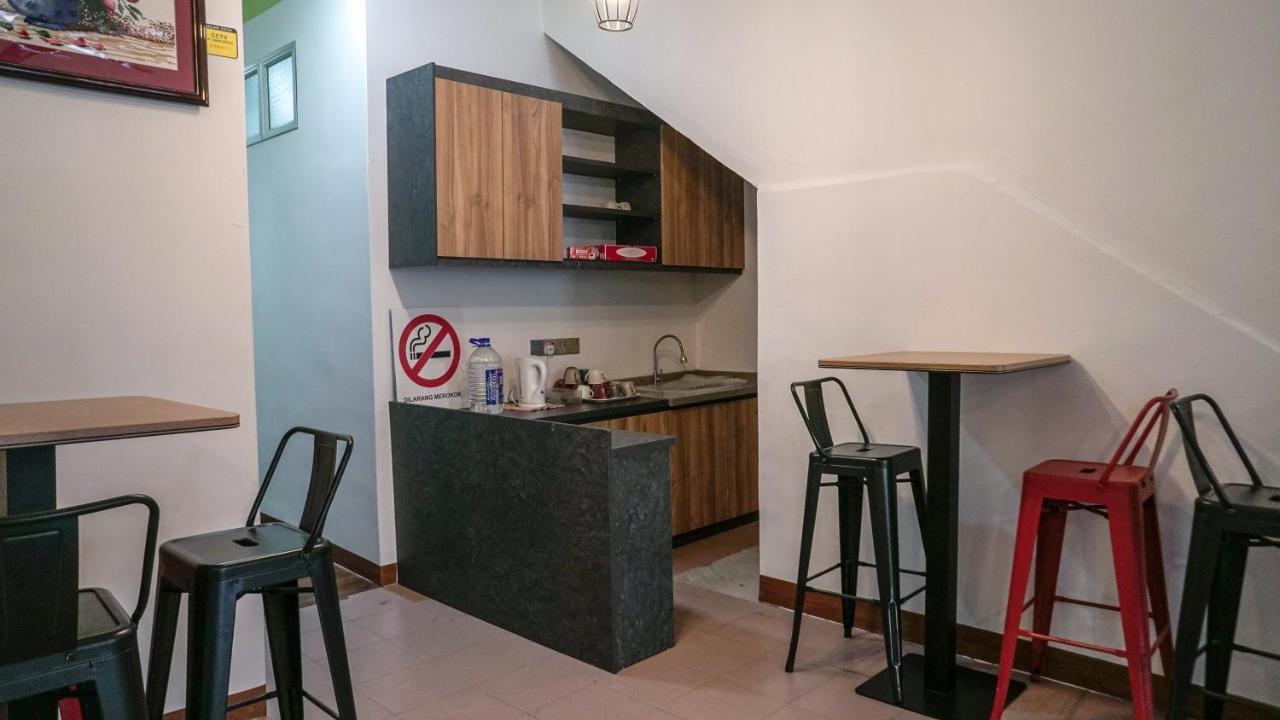קמרון היילנדס Highlanders Hotel מראה חיצוני תמונה