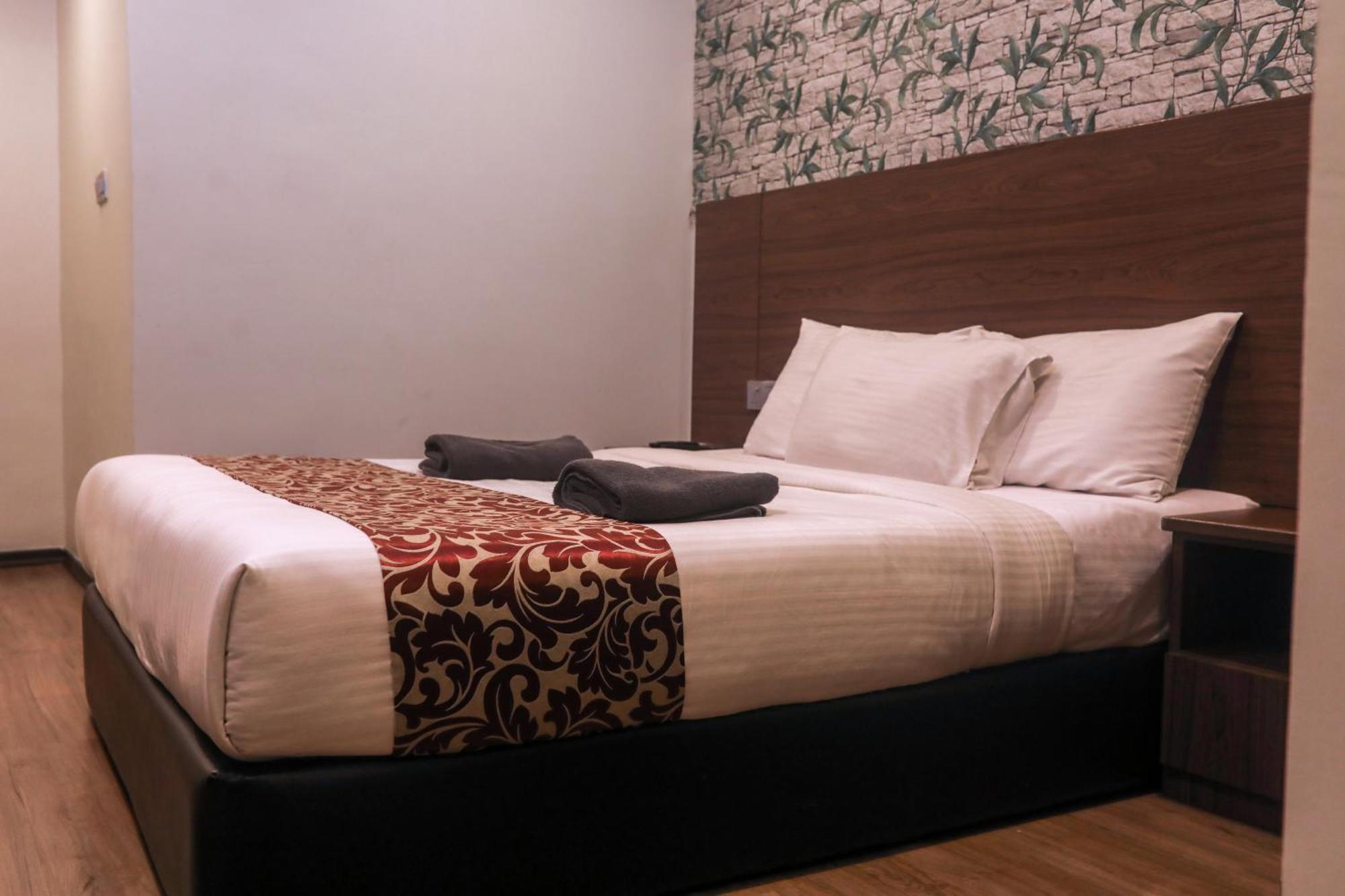 קמרון היילנדס Highlanders Hotel מראה חיצוני תמונה