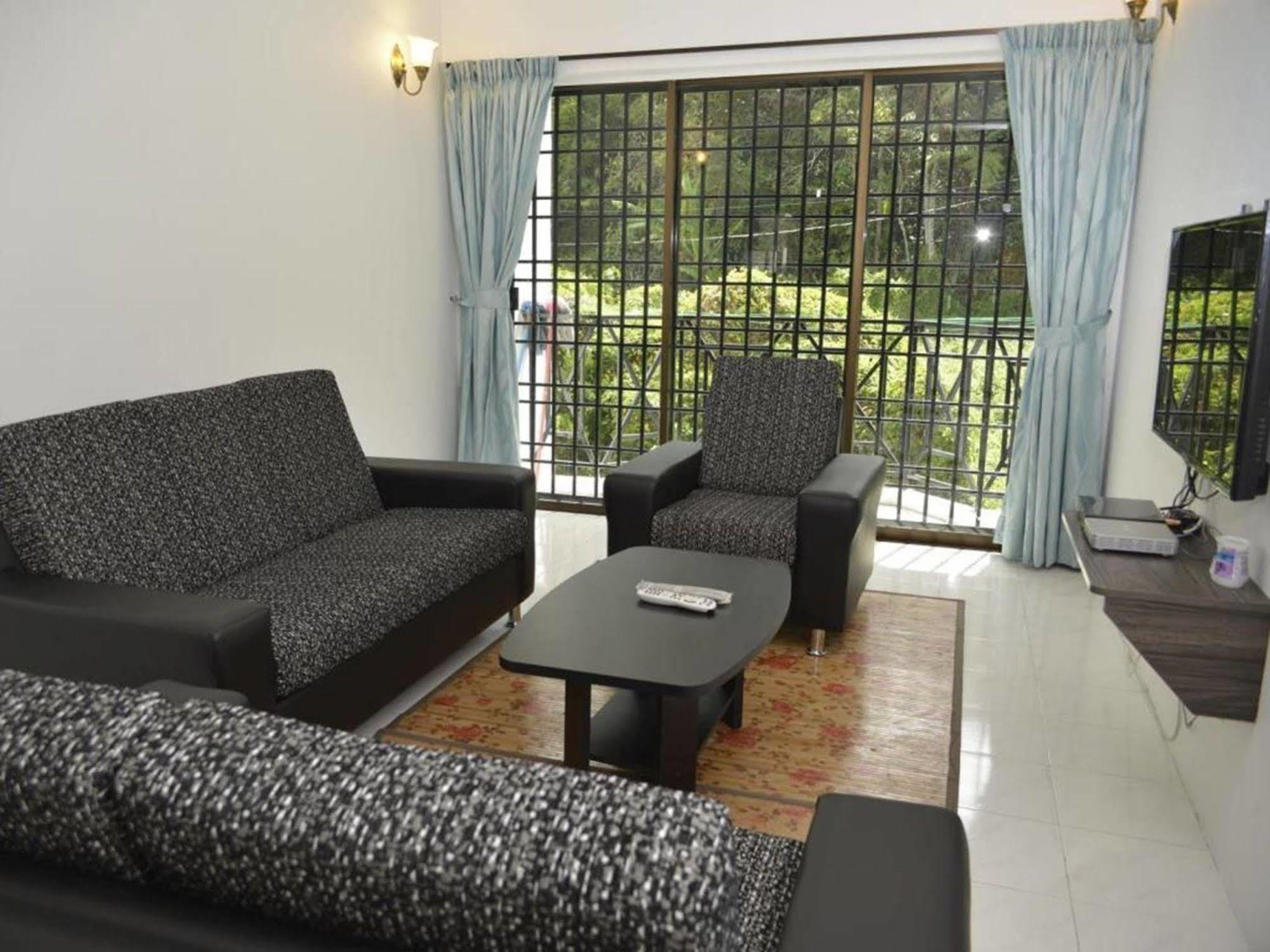 קמרון היילנדס Highlanders Hotel מראה חיצוני תמונה