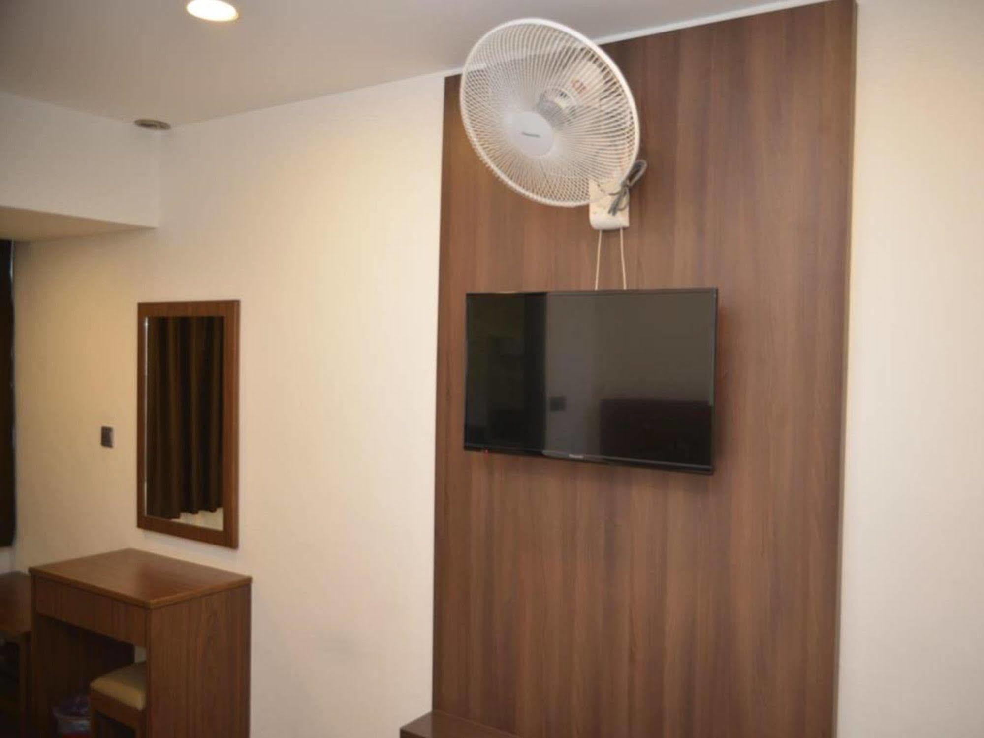 קמרון היילנדס Highlanders Hotel מראה חיצוני תמונה