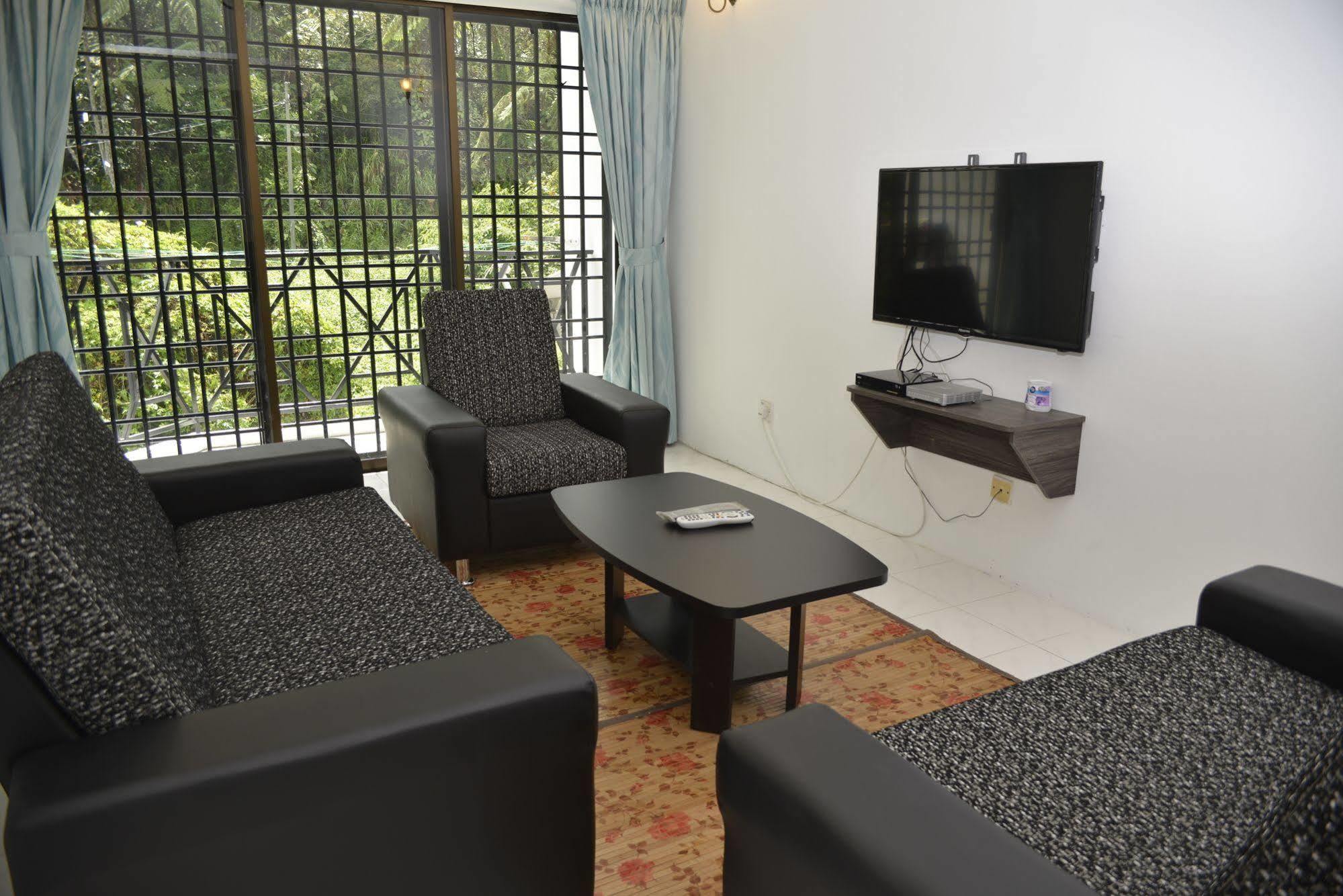 קמרון היילנדס Highlanders Hotel מראה חיצוני תמונה