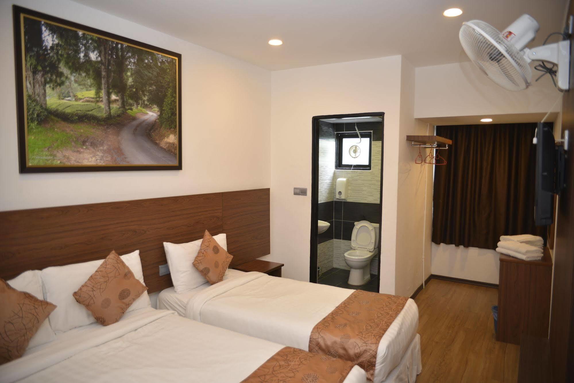 קמרון היילנדס Highlanders Hotel מראה חיצוני תמונה