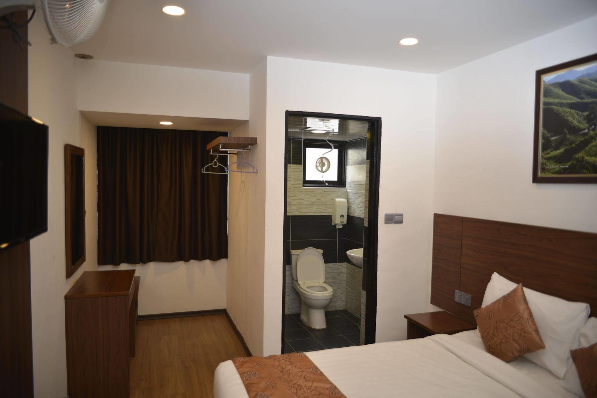 קמרון היילנדס Highlanders Hotel מראה חיצוני תמונה