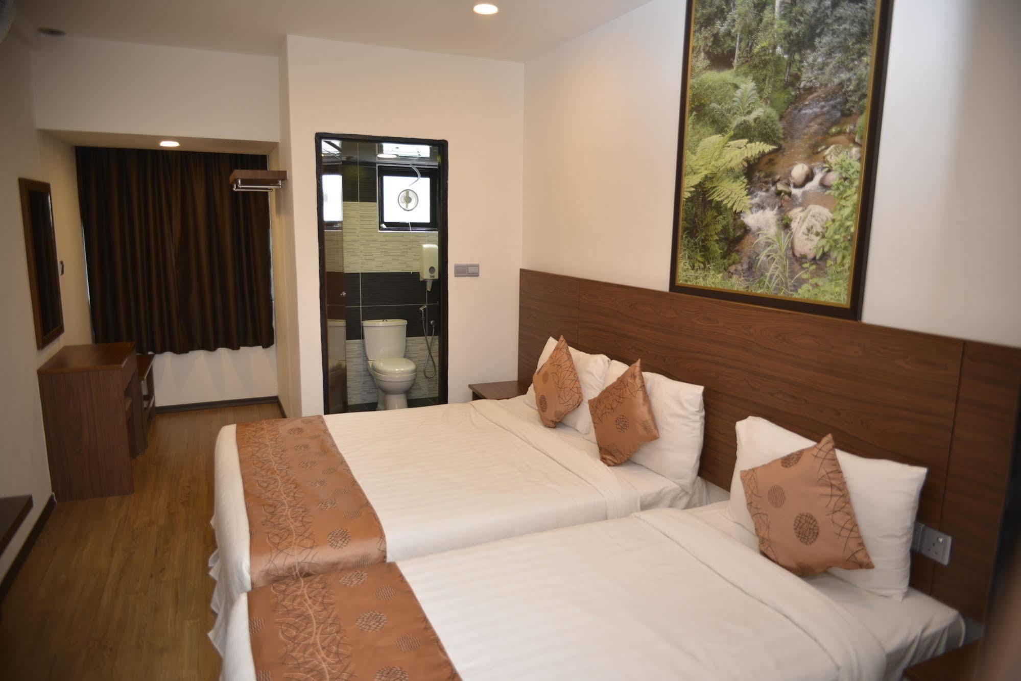 קמרון היילנדס Highlanders Hotel מראה חיצוני תמונה