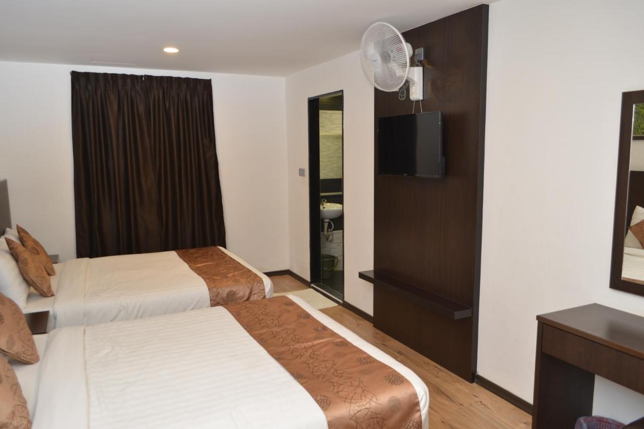 קמרון היילנדס Highlanders Hotel מראה חיצוני תמונה