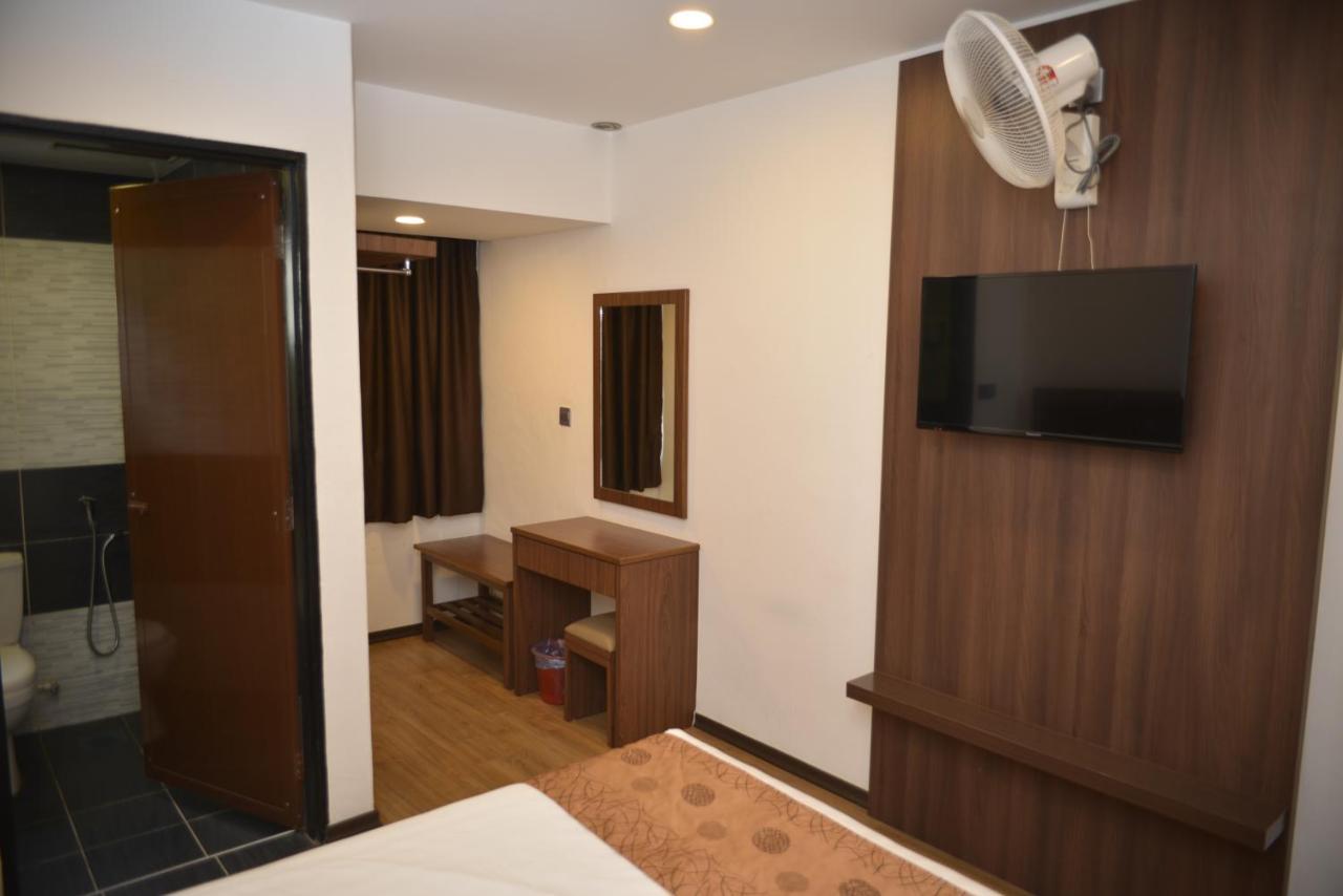קמרון היילנדס Highlanders Hotel מראה חיצוני תמונה