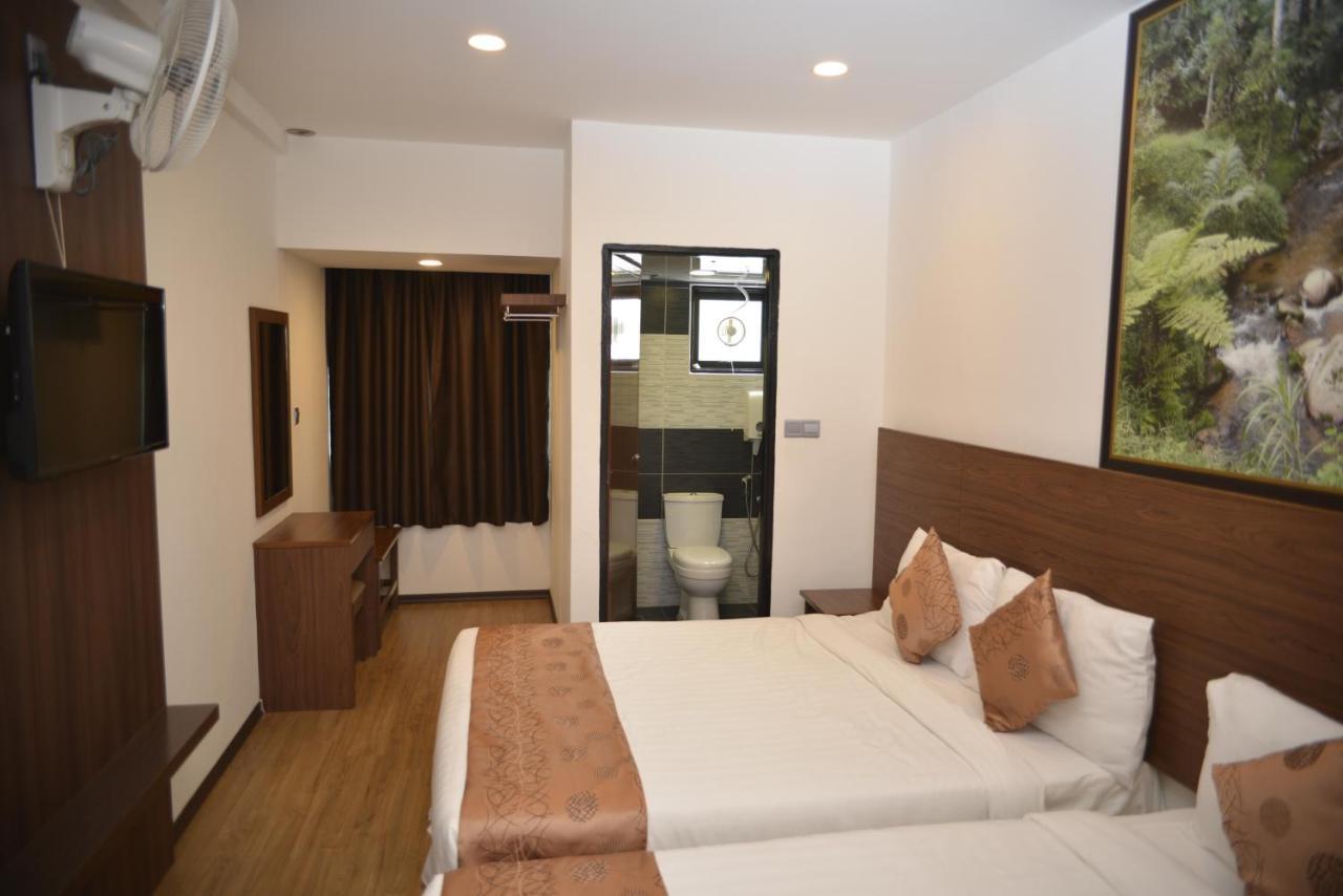 קמרון היילנדס Highlanders Hotel מראה חיצוני תמונה
